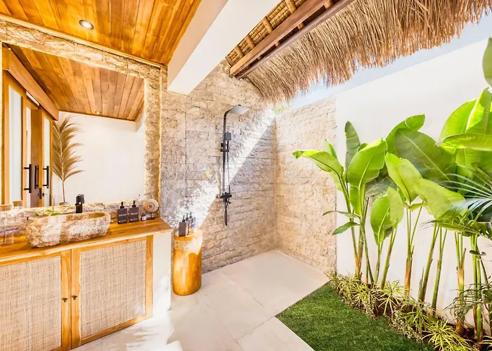Villa Atlanta - New Luxury 7Bdr Prime Location Seminyak 